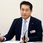 　決算会見で消費税減税の対応について語る「ハイデイ日高」の青野敬成社長＝２日午後、東京都中央区