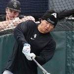　打撃練習するホワイトソックス・村上＝クリーブランド（共同）