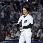 　引退試合のソフトバンク戦の１回、登板を終えたロッテ・唐川＝ＺＯＺＯマリン