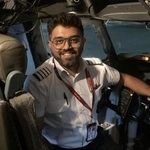 サウジアラビアに緊急着陸した旅客機のインド人機長スミット氏（イスラエル外務省提供・ＡＰ＝共同）