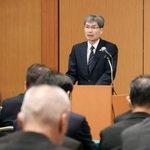 　会議で訓示する警察庁の楠芳伸長官＝５日午後、東京都千代田区