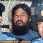 　警視庁に移送されるオウム真理教の松本智津夫元死刑囚＝１９９５年９月、東京・霞が関
