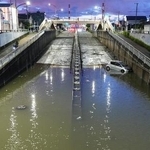 　千葉豪雨で冠水したアンダーパス＝８月１４日、千葉市