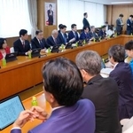 　自民党総務会＝６日午前、東京・永田町の党本部