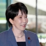 　首相官邸に入る高市首相＝７日午前