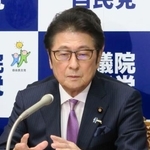 　記者会見する自民党の松山政司参院議員会長＝８日午後、国会