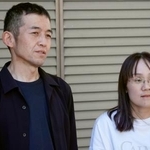 　取材に応じる松岡一輝さんの父徹さん（左）と母美紀さん＝９日午後、徳島県石井町