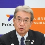 　記者会見する青森みちのく銀行の石川啓太郎頭取＝９日午後、青森市