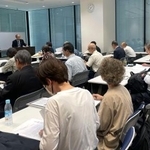 　日本原水爆被害者団体協議会が開いた、全国の被爆２、３世の交流会＝１０日午後、東京都内