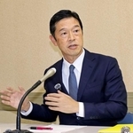 　福岡市長選に立候補を表明した稲富修二氏＝１３日午後、福岡市