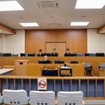 　太田亜紀子被告の初公判が行われた水戸地裁の法廷＝１４日午前