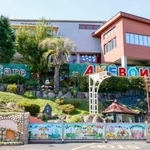 　奈良県香芝市の認定こども園「あけぼの・幼保学院」＝１５日午後