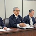 　記者会見する「ＭＲＩインターナショナル」による巨額詐欺事件の被害弁護団＝１５日午後、東京・霞が関の司法記者クラブ