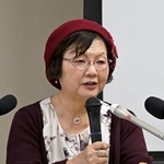 　大崎事件の第５次再審請求で３者協議後、記者会見する弁護団共同代表の鴨志田祐美弁護士＝１５日午後、鹿児島市