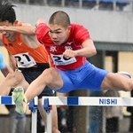 　少年男子共通１１０メートルで優勝した京都・後藤大樹＝カクヒログループアスレチックスタジアム
