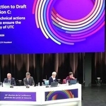 　フランス開催の国際度量衡総会＝１５日（ユーチューブの公式中継から）