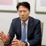 　インタビューに答える小野薬品工業の滝野十一社長