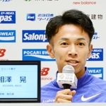 　東京レガシーハーフマラソンに向けた記者会見で、決意を語る相沢晃＝１６日、ＭＵＦＧスタジアム