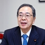 　インタビューに答える公明党の斉藤鉄夫元代表