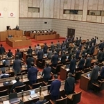 　埼玉県議会の本会議＝１７日午前５時５２分