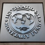 　国際通貨基金（ＩＭＦ）のマーク＝２０２４年１１月、ワシントン（ロイター＝共同）