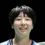 　山口茜