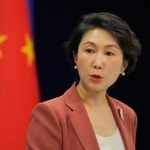 　記者会見する中国外務省の毛寧報道局長＝１９日、北京（共同）