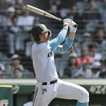 　二刀流で注目される山梨学院の菰田陽生＝２０２５年８月、甲子園