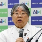 　ｉＰＳ細胞から作った製品の移植について記者会見する大阪けいさつ病院の澤芳樹総長＝２１日午前、大阪市天王寺区