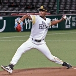 　実戦形式の打撃練習に登板したソフトバンクのモイネロ＝みずほペイペイドーム