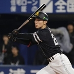 　１１回ソフトバンク１死一、二塁、庄子が左越えに決勝打となる二塁打を放つ＝横浜
