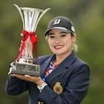 　通算１５アンダーで優勝した桑木志帆＝マスターズＧＣ