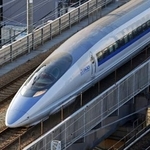 　山陽新幹線の「５００系」車両＝２０２５年３月、福岡市