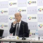 　指針策定について記者会見する一般社団法人「日本障害者雇用促進事業者協会」の関係者ら＝９月、東京都中央区