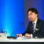 　ＡＳＥＡＮ拡大国防相会議で演説する小泉防衛相＝２９日、フィリピン中部セブ（防衛省提供・共同）