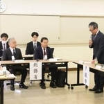 　北海道夕張市と国、道の３者協議＝３０日午後、夕張市役所