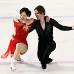 　アイスダンスＲＤ　演技する本田真凜（左）、宇野昌磨組＝ＡＬＳＯＫぐんまアイスアリーナ