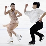 　アイスダンスＲＤ　演技する紀平梨花（左）、西山真瑚組＝ＡＬＳＯＫぐんまアイスアリーナ