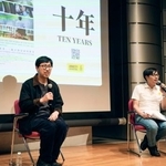 　香港映画「十年」の上映会で行われたトークイベントで話す監督の伍嘉良さん（左）＝３１日午後、東京都渋谷区