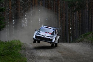 　ＷＲＣ第９戦、ラリー・フィンランドで疾走するトヨタの勝田貴元＝２日、ユヴァスキュラ（ゲッティ＝共同）