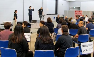 　東京デフリンピックに向けた「協働通訳」の研修会＝６月、東京都内