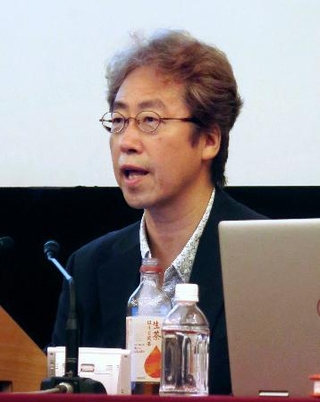 　日本記者クラブで記者会見する伊藤昌亮成蹊大教授＝７日、東京都千代田区