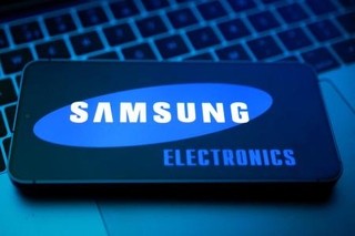 　韓国半導体大手サムスン電子のロゴ＝２５日（ロイター＝共同）