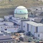 　北海道泊村の北海道電力泊原発３号機＝４月