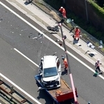 　滋賀県長浜市の北陸自動車道下り線で発生した多重事故の現場＝３日午後１時１９分（共同通信社ヘリから）