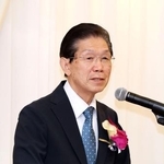 　国際勝共連合の集会で講演する渡辺芳雄会長＝３日午後、東京都千代田区