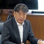 　福島第１原発の廃炉に向けた取り組みを国に報告する、東電ＨＤの小早川智明社長＝５日午後、経産省