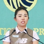 　日本記者クラブで記者会見する、ゴルフのＡＩＧ全英女子オープンで初優勝した山下美夢有＝５日、東京都千代田区