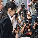 　６日、韓国の特別検察官の捜査チームに出頭する尹錫悦前大統領の妻、金建希氏＝ソウル（共同）
