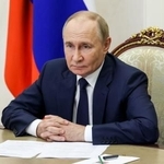 　ロシアのプーチン大統領＝６日、モスクワ（ロシア大統領府提供・タス＝共同）